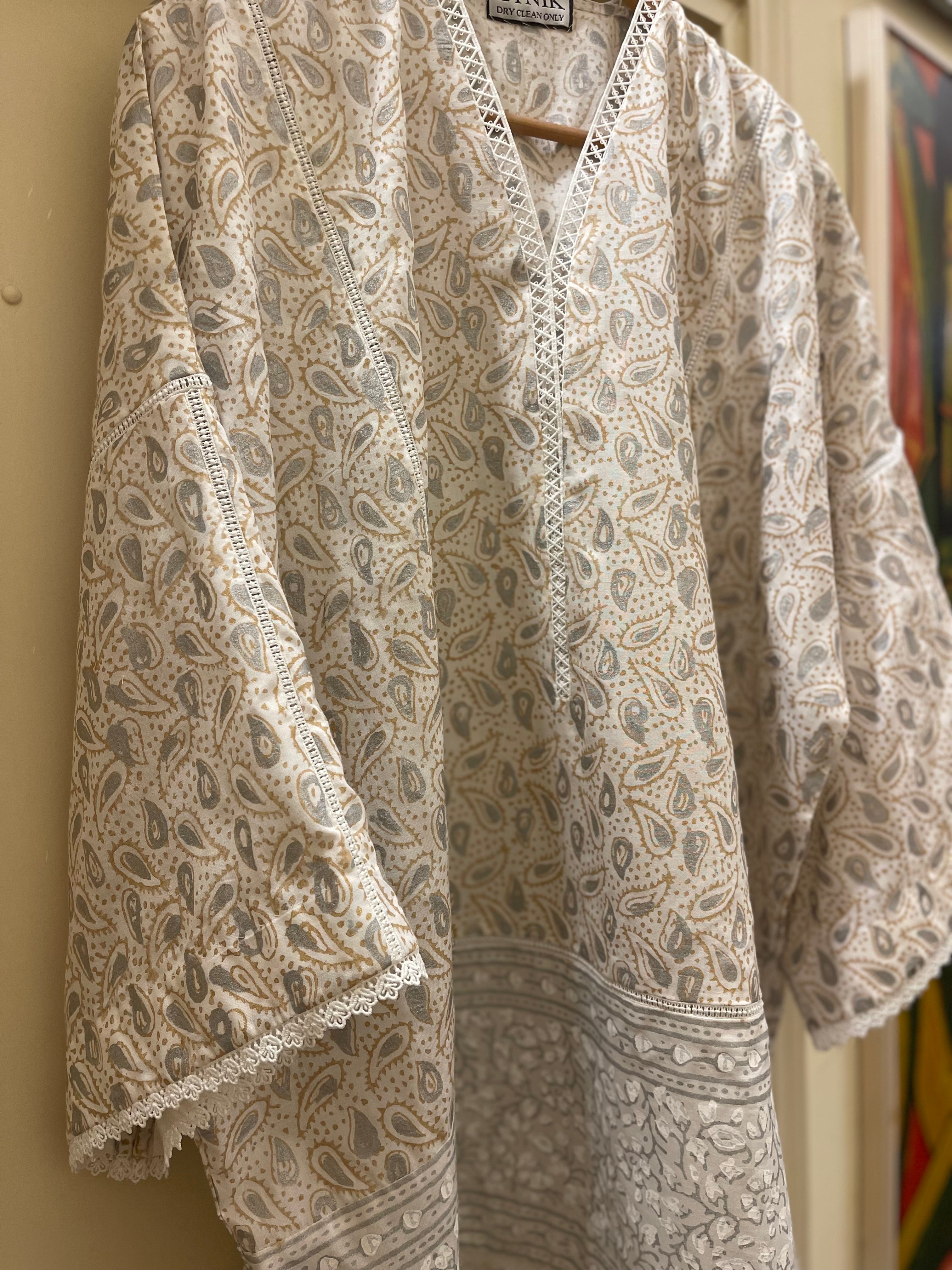 Block print ivory set