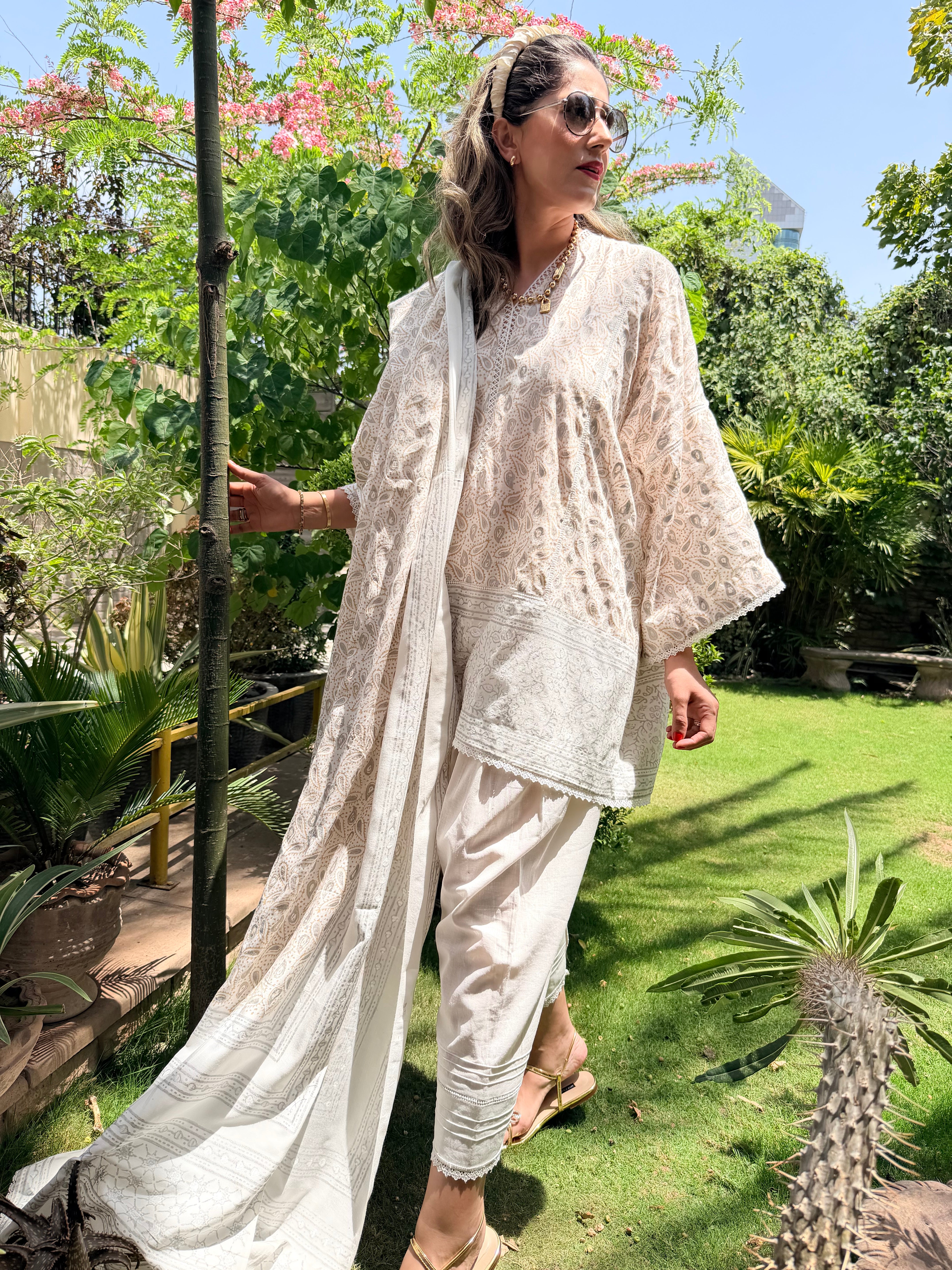 Block print ivory set